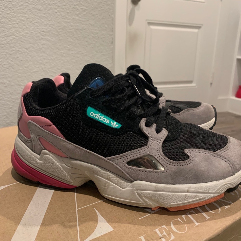 Adidas Falcon